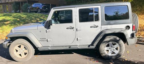 Gray 2016 Jeep Wrangler Unlimited Sport