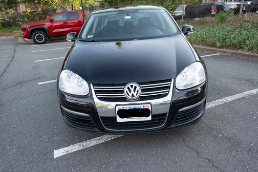 Black 2010 Volkswagen Jetta SEL