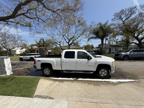 White 2008 Chevrolet Silverado 2500 LTZ H/D Crew Cab