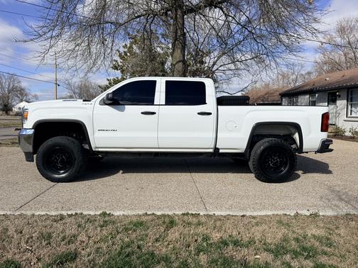 White 2017 GMC Sierra 2500 Base