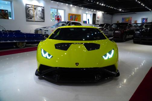2023 Lamborghini Huracan STO Base