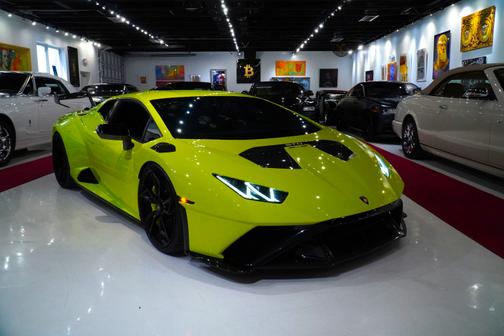 2023 Lamborghini Huracan STO Base