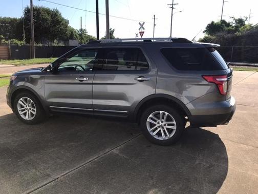 Gray 2014 Ford Explorer XLT