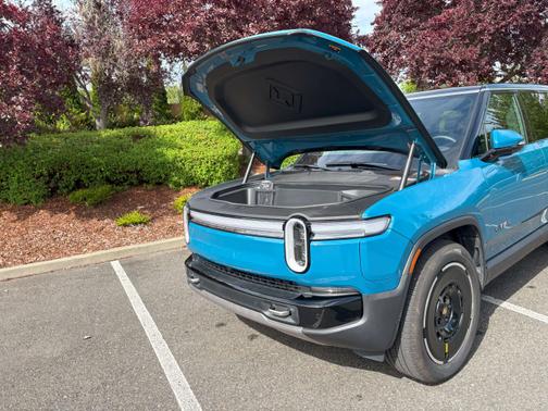 2025 Rivian R1S Adventure Dual-Motor Large Pack