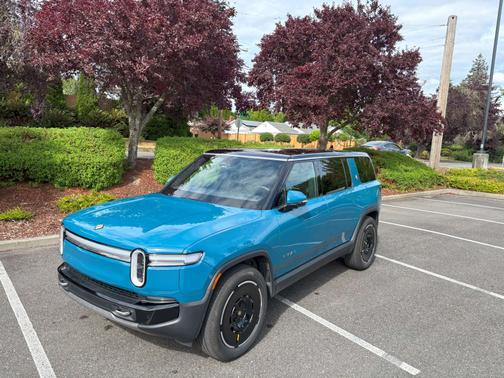 2025 Rivian R1S Adventure Dual-Motor Large Pack