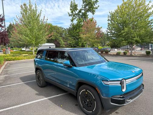 2025 Rivian R1S Adventure Dual-Motor Large Pack
