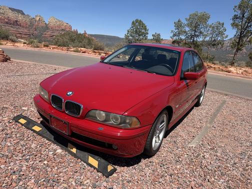 Red 2001 BMW 540 i