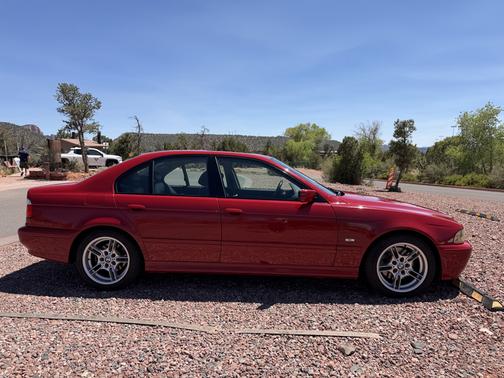 Red 2001 BMW 540 i