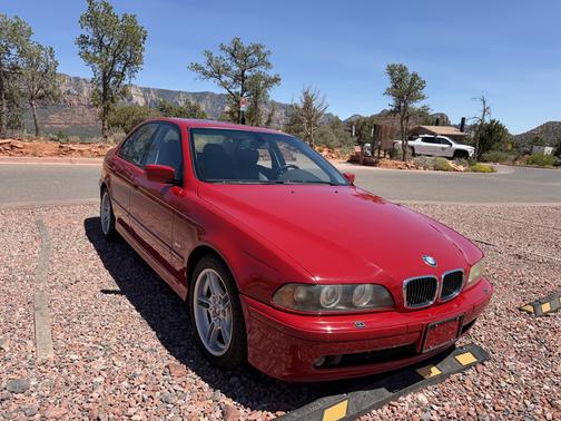 Red 2001 BMW 540 i