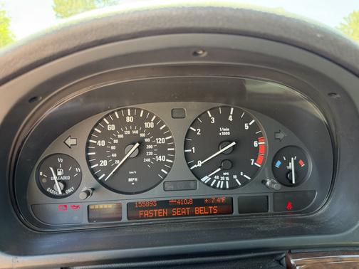 Red 2001 BMW 540 i