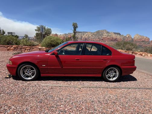 Red 2001 BMW 540 i