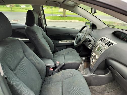 2009 Toyota Yaris Base