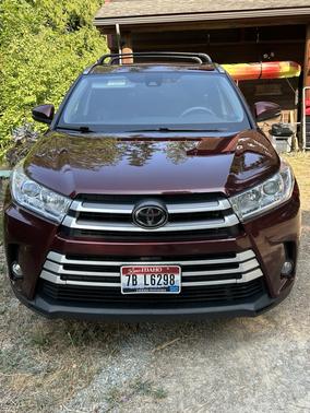 Red 2019 Toyota Highlander XLE