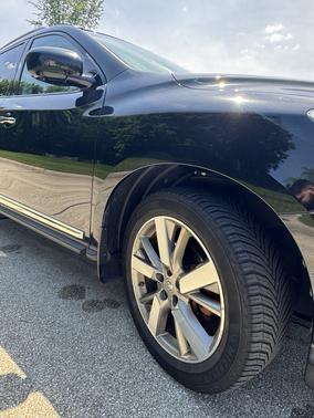 Black 2014 Nissan Pathfinder Platinum