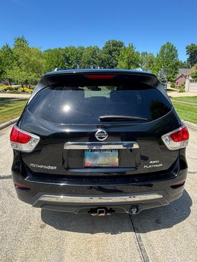 Black 2014 Nissan Pathfinder Platinum