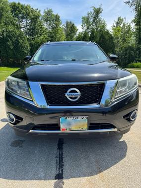 Black 2014 Nissan Pathfinder Platinum