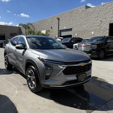 Gray 2026 Chevrolet Trax LT