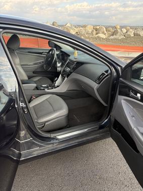 2011 Hyundai SONATA Limited