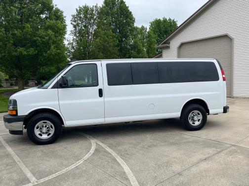 2017 Chevrolet Express 3500 LT