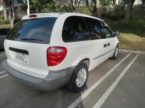 White 2001 Chrysler Voyager Base