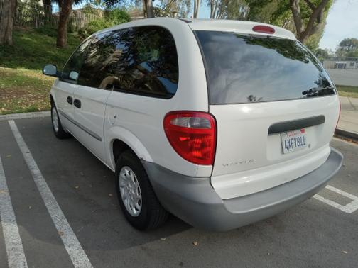 White 2001 Chrysler Voyager Base