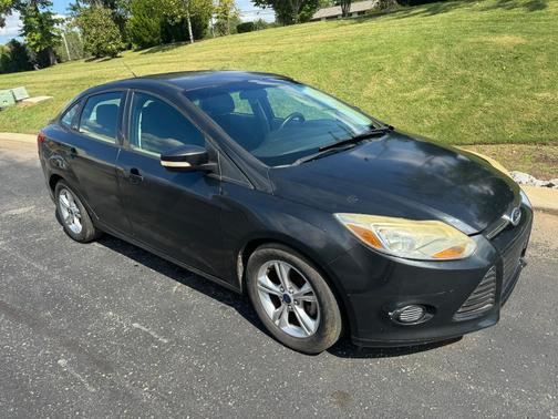 Black 2014 Ford Focus SE