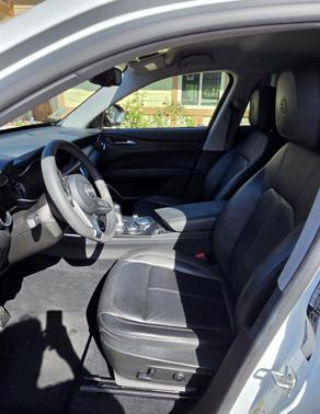 White 2018 Alfa Romeo Stelvio Base