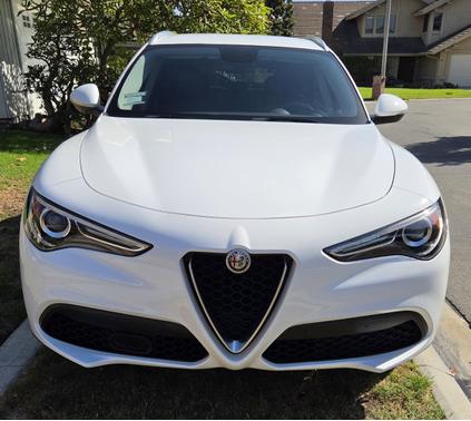 White 2018 Alfa Romeo Stelvio Base