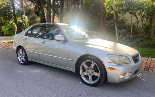 Silver 2002 Lexus IS 300 Base