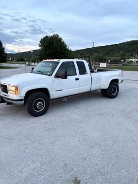 White 1998 GMC Sierra 3500 SL H/D Extended Cab