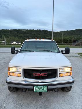White 1998 GMC Sierra 3500 SL H/D Extended Cab