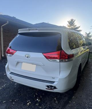 White 2012 Toyota Sienna LE