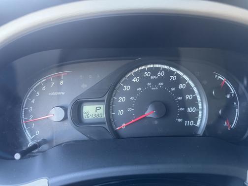 White 2012 Toyota Sienna LE
