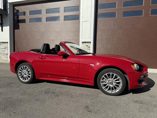 2018 FIAT 124 Spider Classica