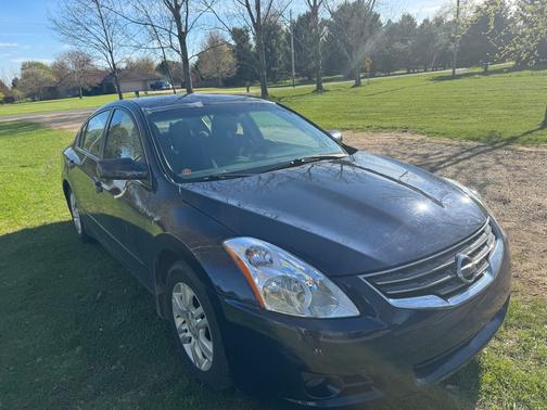 Blue 2011 Nissan Altima 2.5 S