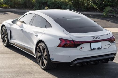 2022 Audi RS e-tron GT Base