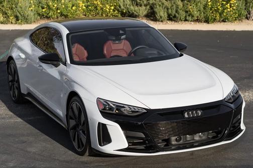 2022 Audi RS e-tron GT Base