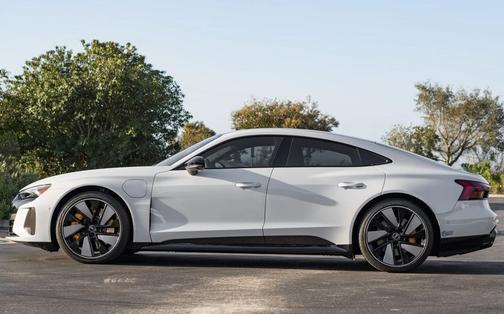 2022 Audi RS e-tron GT Base