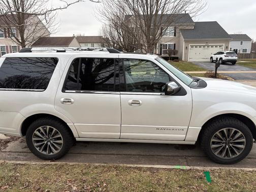 2016 Lincoln Navigator Select