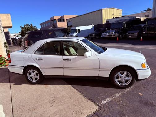 1995 Mercedes-Benz C-Class C220