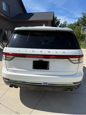 2023 Lincoln Aviator Standard AWD