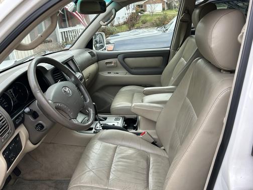 2004 Toyota Land Cruiser Base