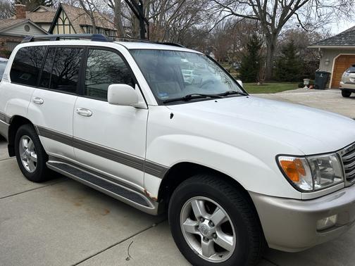 2004 Toyota Land Cruiser Base