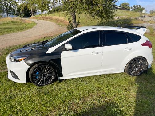 White 2017 Ford Focus RS Base
