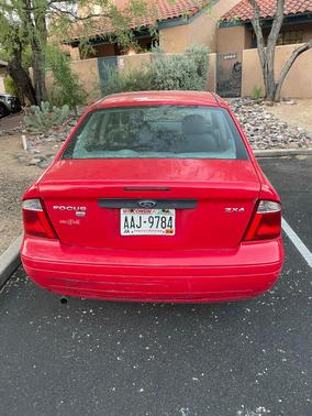 Red 2005 Ford Focus ZX4 SES