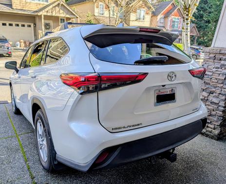 White 2020 Toyota Highlander LE