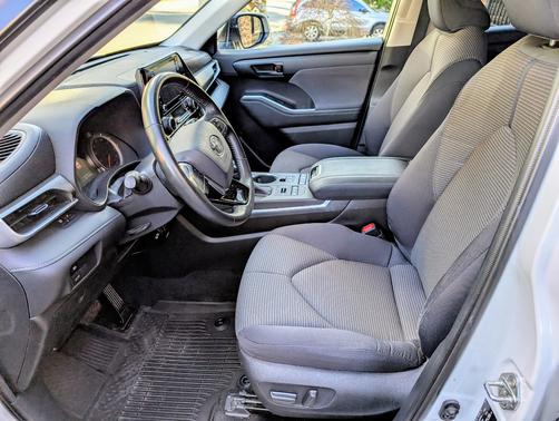 White 2020 Toyota Highlander LE
