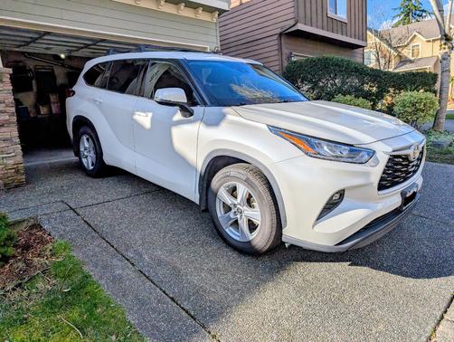 White 2020 Toyota Highlander LE