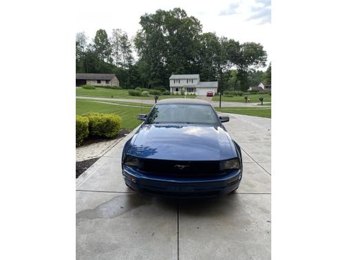 2007 Ford Mustang Deluxe