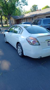 White 2009 Nissan Altima Hybrid Base
